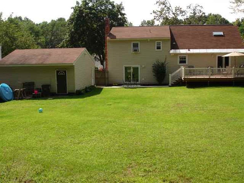 3rd image of 17 BROOKVIEW Drive