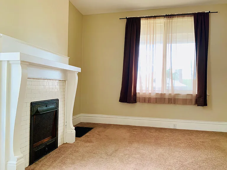 22 Stanford Ave — Photo 4