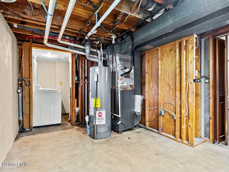 7506 Pimlico Dr — Photo 35