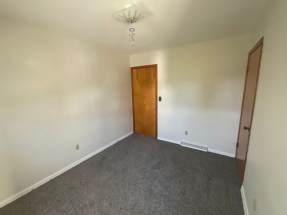 3rd image of 3181 Starlite Dr NW