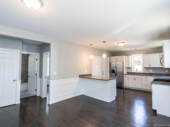 2nd image of 1391 Corbin Ave #1