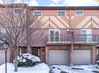 445 Stone Church Rd W #24, Hamilton, ON L9B 2L5