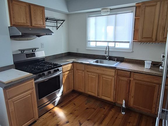4th image of 600 Avenue L