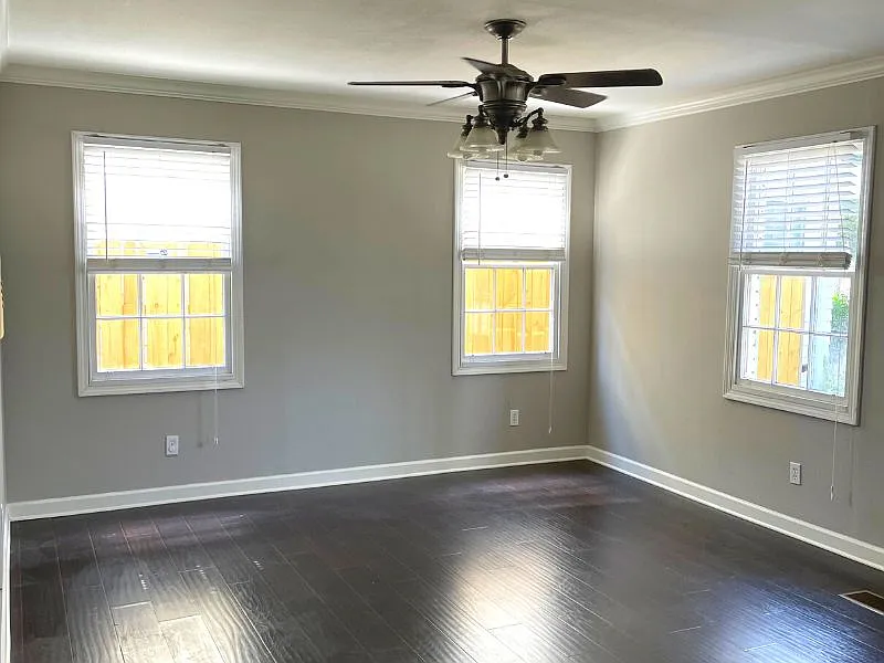 3 bed, 1300 sqft, $1,900 — Photo 2