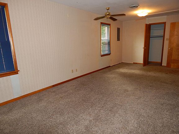 5th image of 2216 Dyke Rd