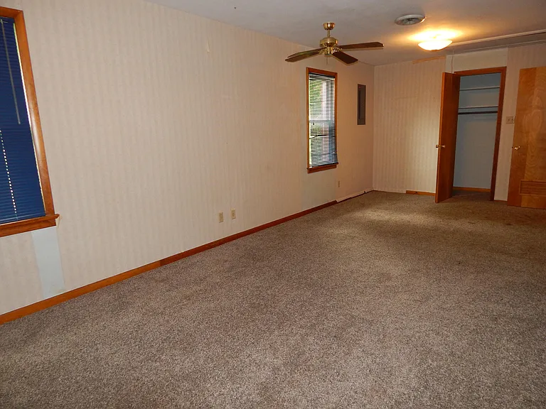2216 Dyke Rd — Photo 5