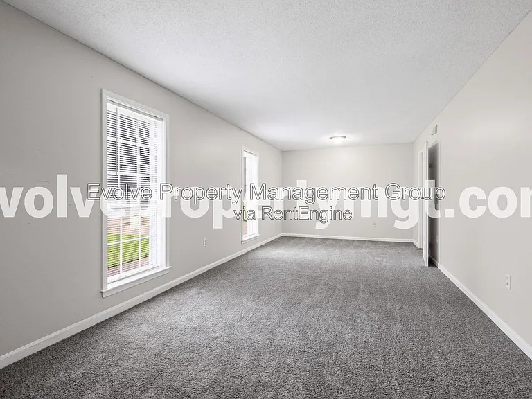 5331 Pipers Gap Dr — Photo 5