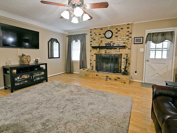 5th image of 2431 County Road Dr