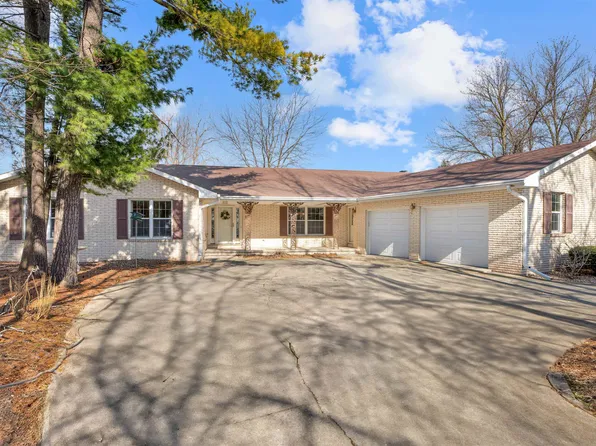 1260 Lakeshore Dr, Menasha, WI 54952