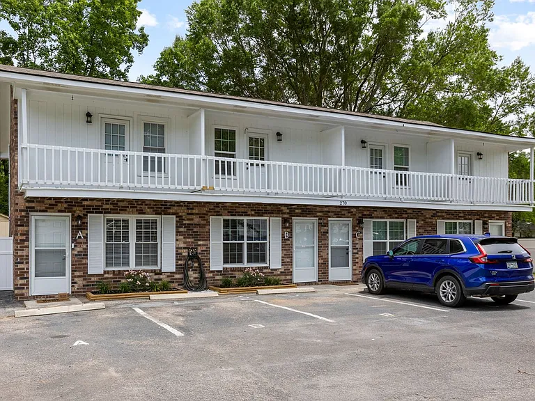 270 Fleming Rd #B — Photo 1