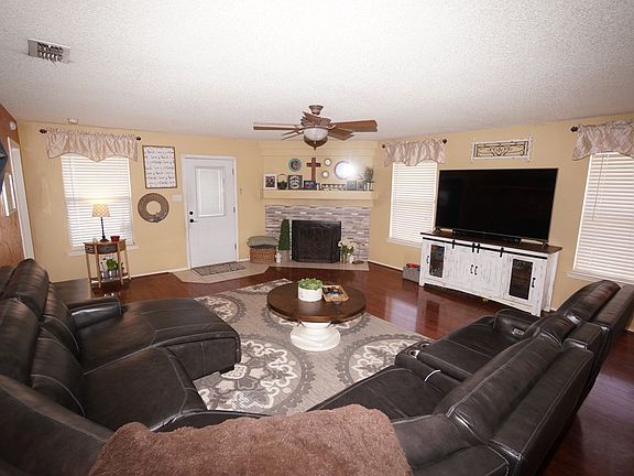 3rd image of 3991 Esmond Dr