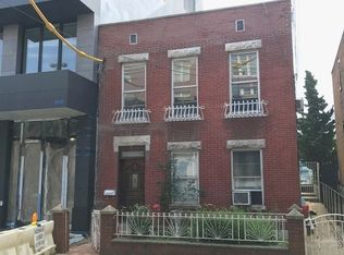 2371 31st St, Astoria, NY 11105