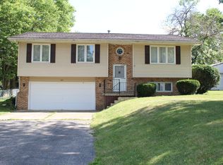 525 Mill St, Mount Zion, IL 62549