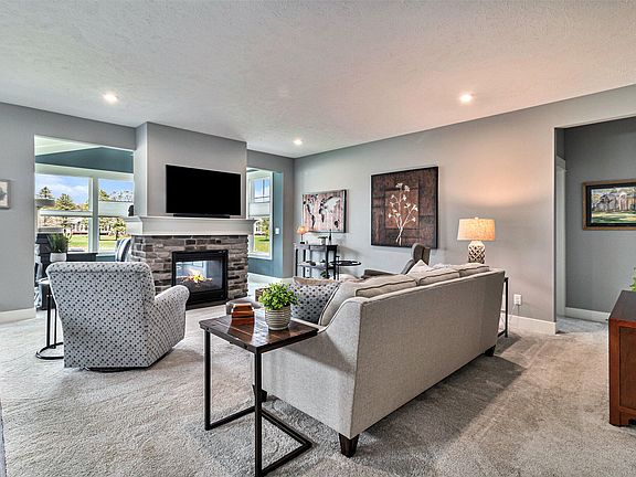 3rd image of 3015 Isle Grand Dr NE