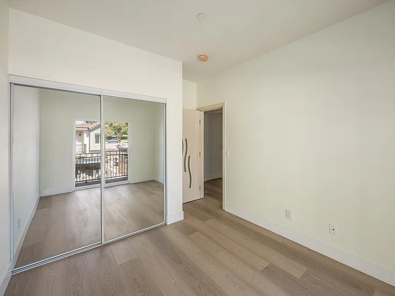 3164 N Sterling Ave #101 — Photo 12