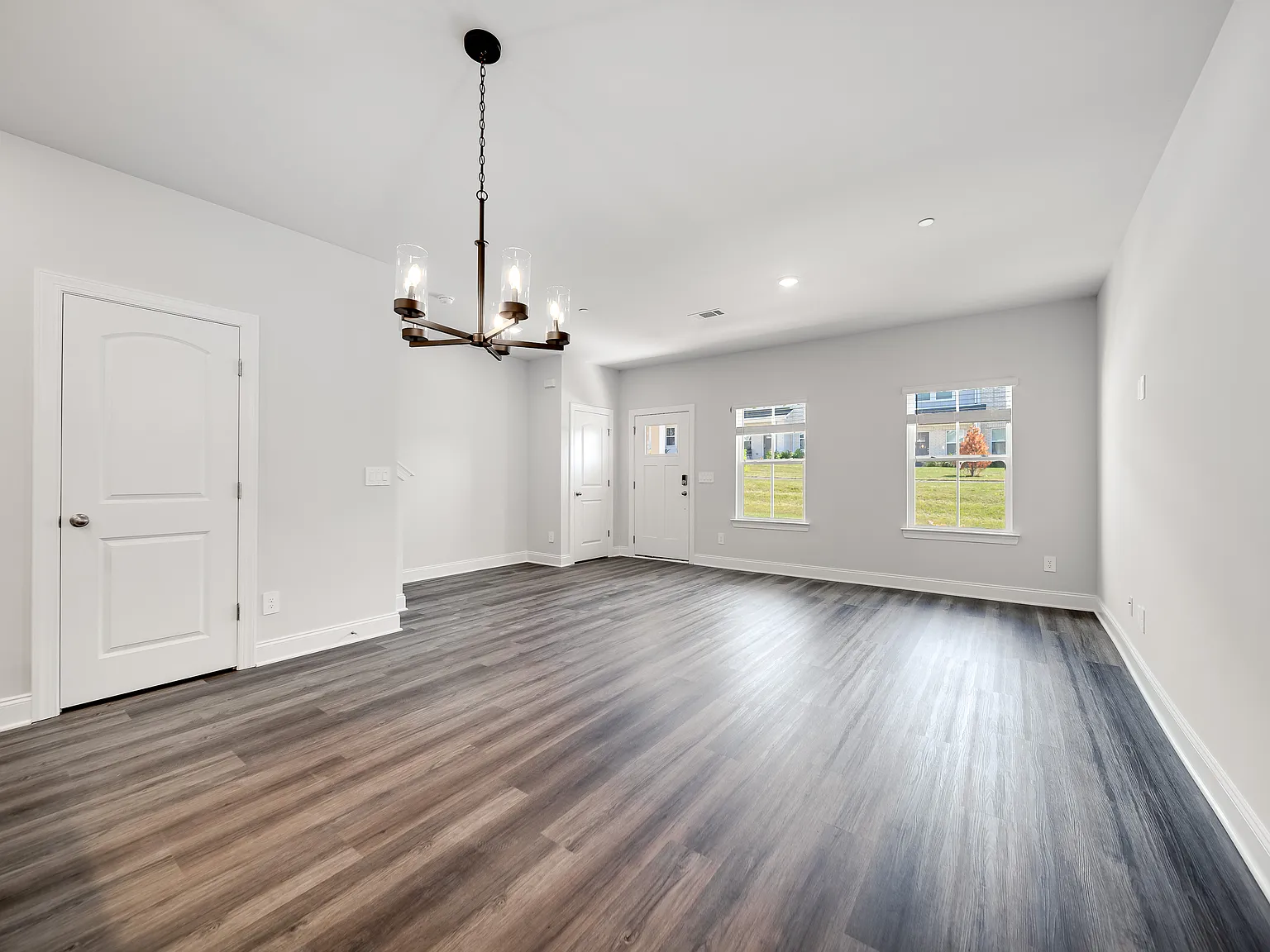 3 bed, 2.5 bath, 1628 sqft, $2,200 — Photo 2