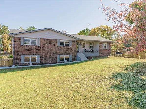 2000 Lilly St, Lebanon, MO 65536