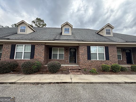 2nd image of 126 Lakeview Commons Dr