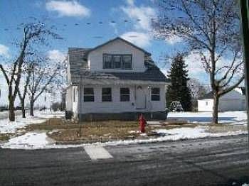 1st image of 402 Wilbur St