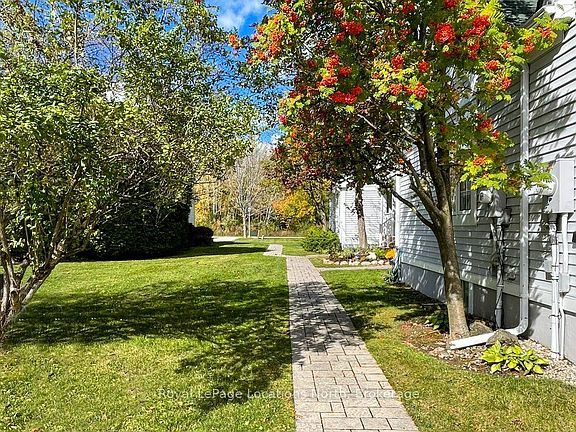 2nd image of 83 Victoria St #2