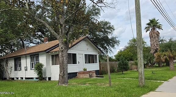2nd image of 2923 W 5TH Street