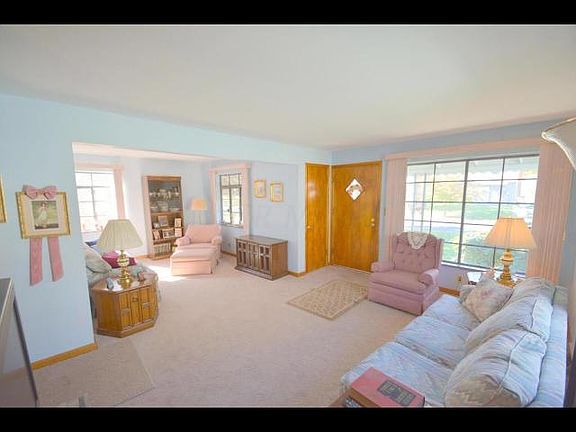 2nd image of 786 Binns Blvd