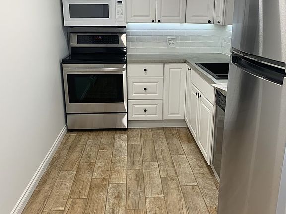 3rd image of 1622 Turner St APT D
