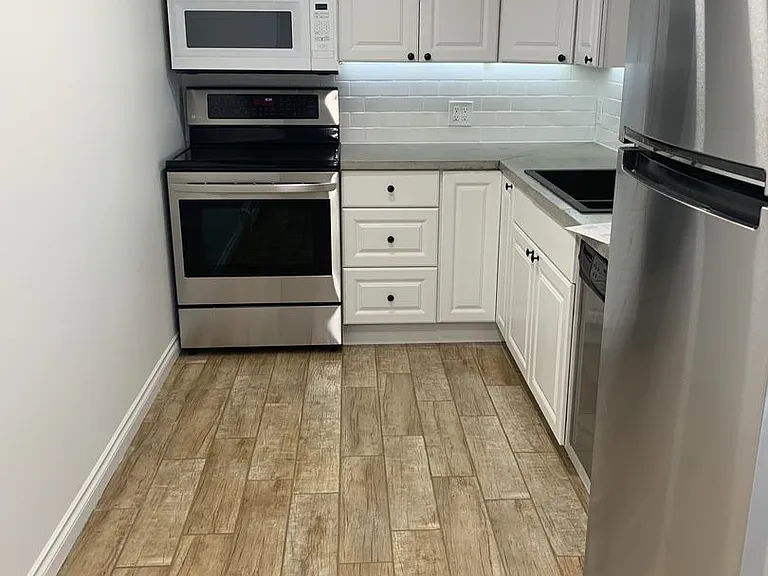 1622 Turner St — Photo 3