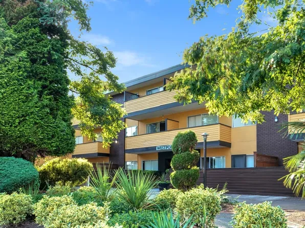 1021 4th Ave, New Westminster, BC V3M 1T3