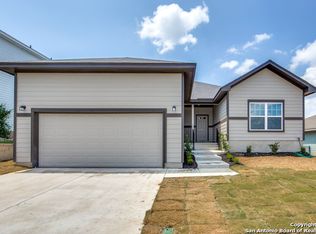 164 Lark Hill Rd, Floresville, TX 78114