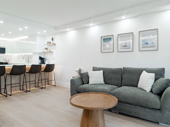 2465 Kuhio Ave #506, Honolulu, HI 96815