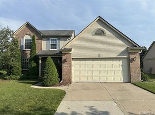 45567 Michael Ct, Canton, MI 48188