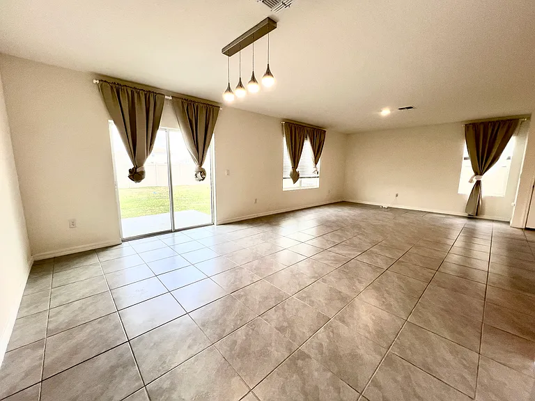 5663 Hollingworth Trl — Photo 9