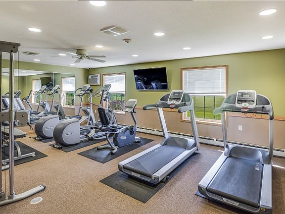 5th image of 535 Northland Dr APT 210