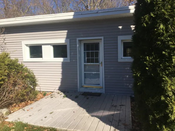 1 Deerfield Ln, Ansonia, CT