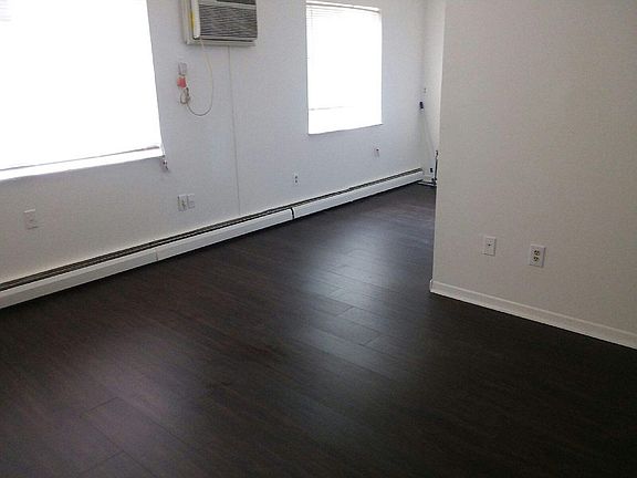 4th image of 2901 Harrison Ave APT 4