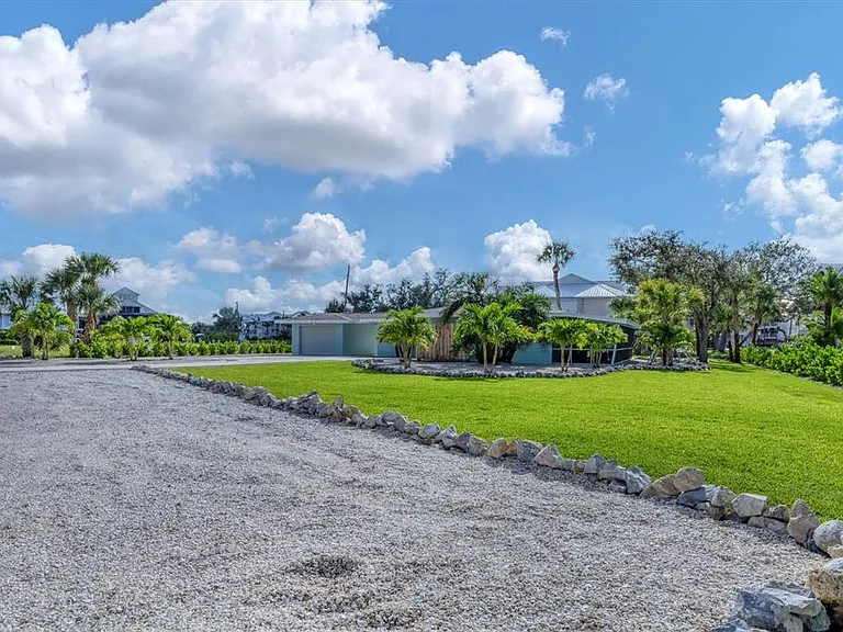 550 Gaspar Dr — Photo 8