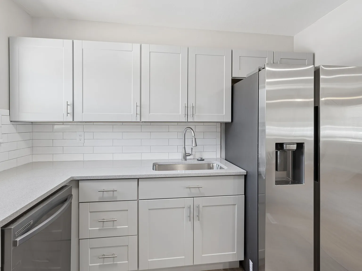 3 bed, 980 sqft, $1,645 — Photo 4