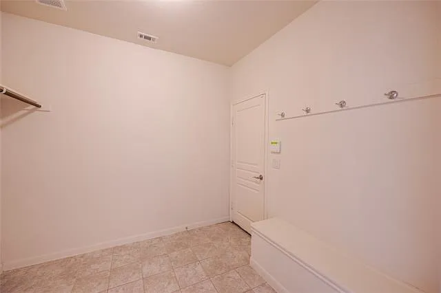 1141 Kingston Ct — Photo 18