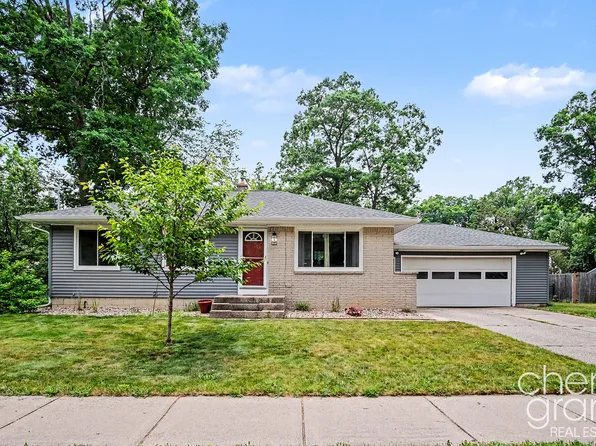 4631 Carrick Ave SE, Kentwood, MI 49508