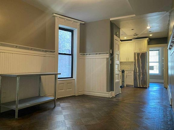 5th image of 206 Saint James Pl #2A