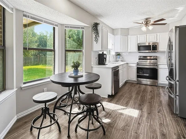 6700 Megan Ln, North Richland Hills, TX 76182