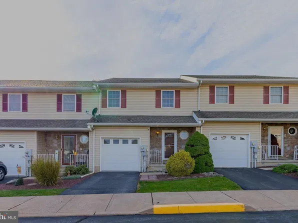 4 Monmouth Ct, Easton, PA 18040
