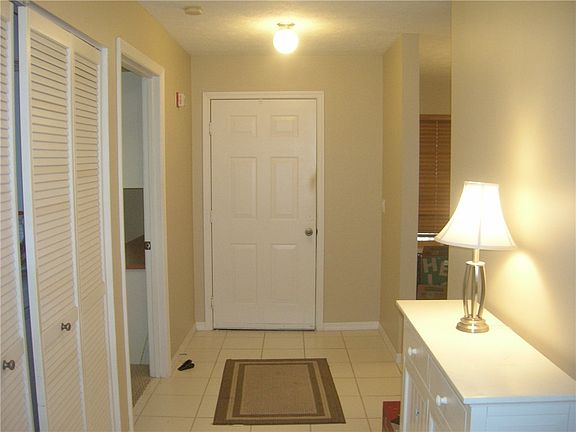 3rd image of 720 Lake Orchid Cir APT 208
