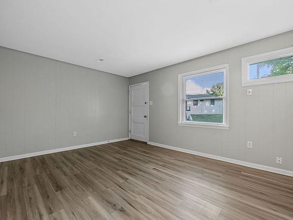 2nd image of 1860 Memorial Dr #1864A