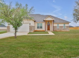 180 E Medium Meadow Dr, Lytle, TX 78052