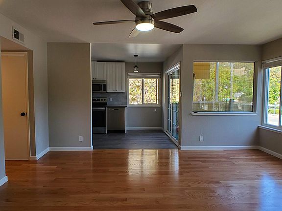 3rd image of 71 Marlow Dr APT 5
