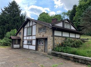 1064 Prospect Rd, Evans City, PA 16033