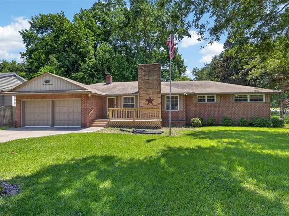 3301 Brookside Ln, Portsmouth, VA 23703