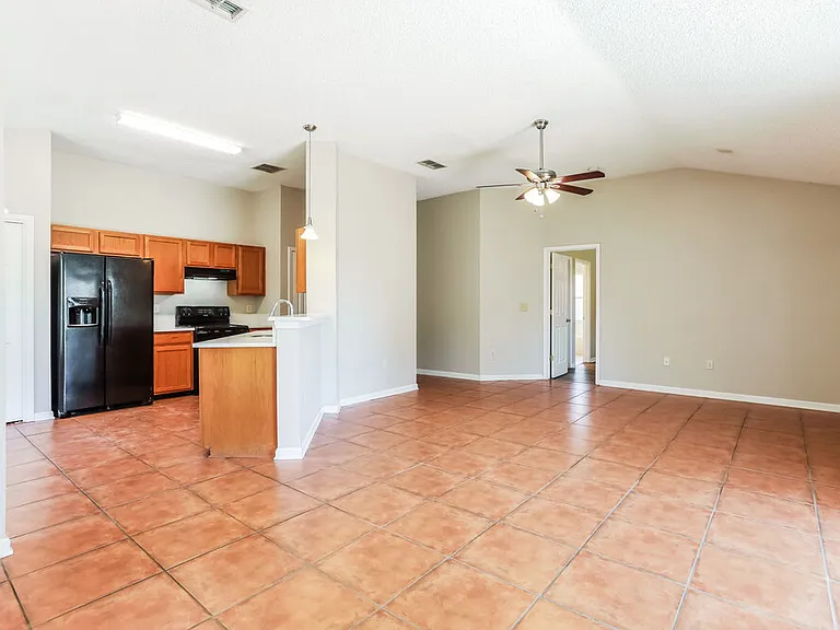 8073 Leafcrest Dr — Photo 6